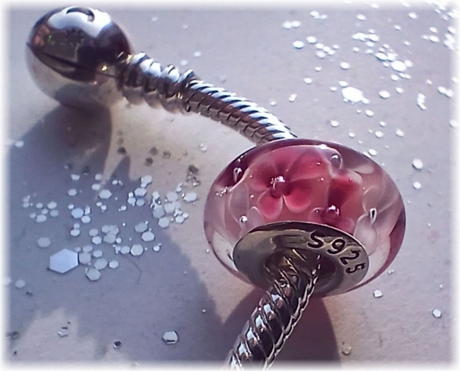 Murano Glas Charm 925er Sterling Silber Kirschblüte auf Rosa 