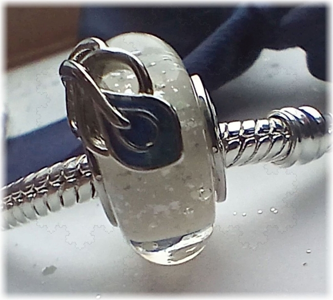Murano Edition Glas Charm 925er Sterling Silber Millenniumperle Weiß Blau
