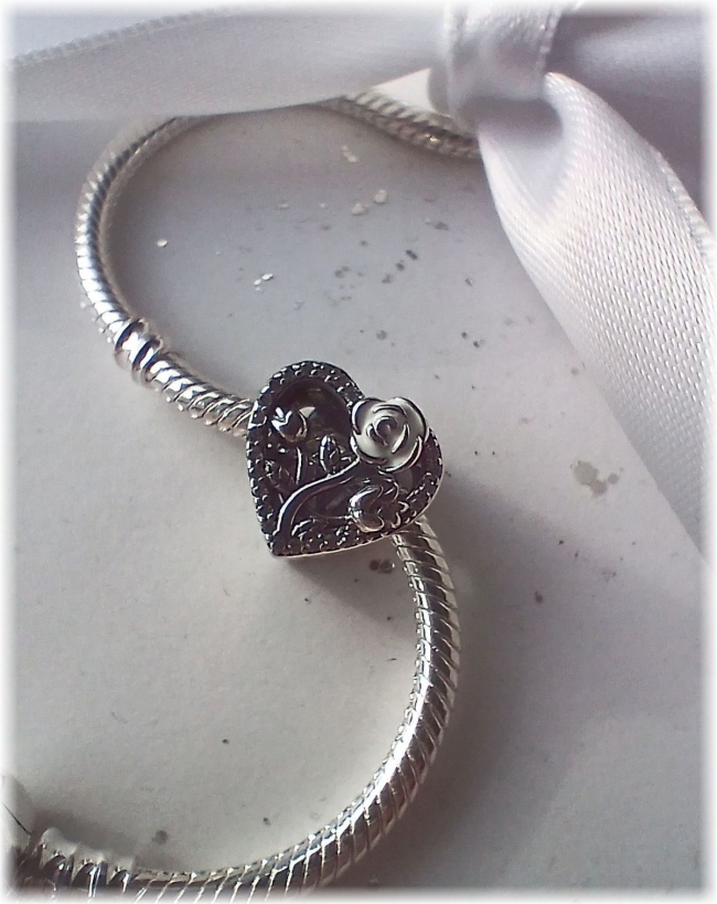 Charm 925er Sterling Silber Herzperle Weiße Rose mit Zirkonia 