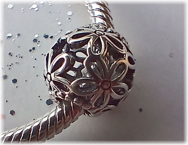 Charm 925er Sterling Silber Kugel Frühlingswiese Blütenball