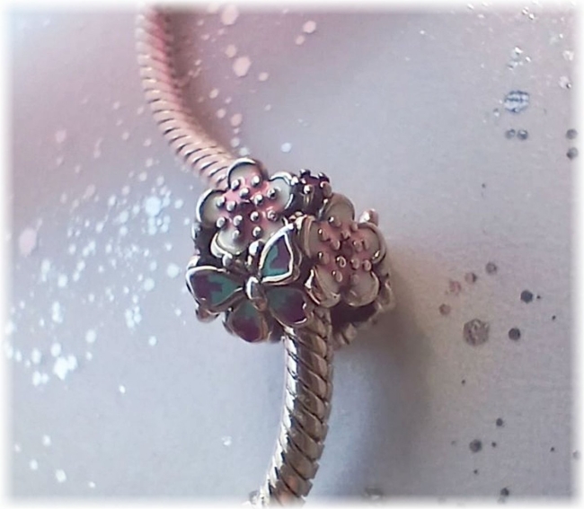 Charm 925er Sterling Silber Blütenball mit Schmetterling