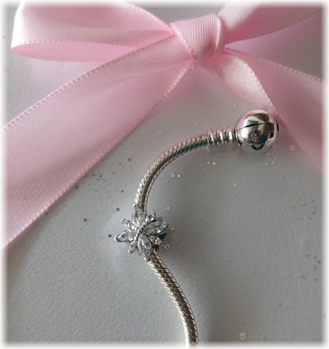Charm 925er Sterling Silber Pavé Perle Schneeflocke Stern mit Zirkonia 