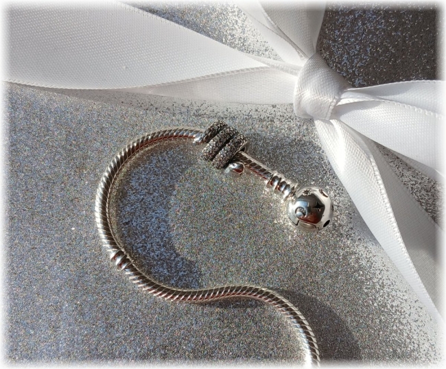 Charm 925er Sterling Silber mit Zirkonia Pavé-Perle Schlange  